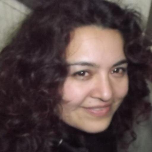 soy un ser lleno de defectos y virtudes. Amo la vida, ella cada día nos enseña como ser un mejor ser humano.