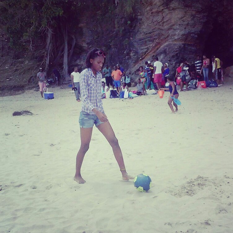 My life is simple Live, Love, Think, Sleep #Soccer | El Futbol ..follow me on IG @theylove_reema Snellie is boss