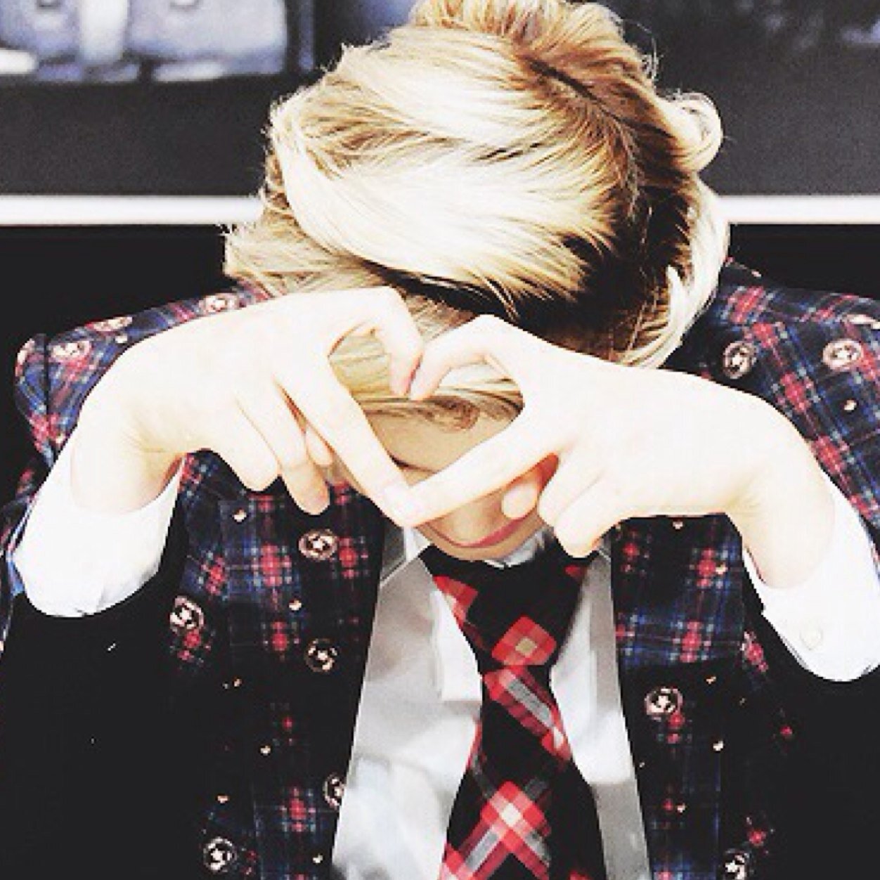 최준홍 a.k.a. 젤로 • 961015 • Beatboxer . B.A.P's rapper & dancer • Gêmea ♡