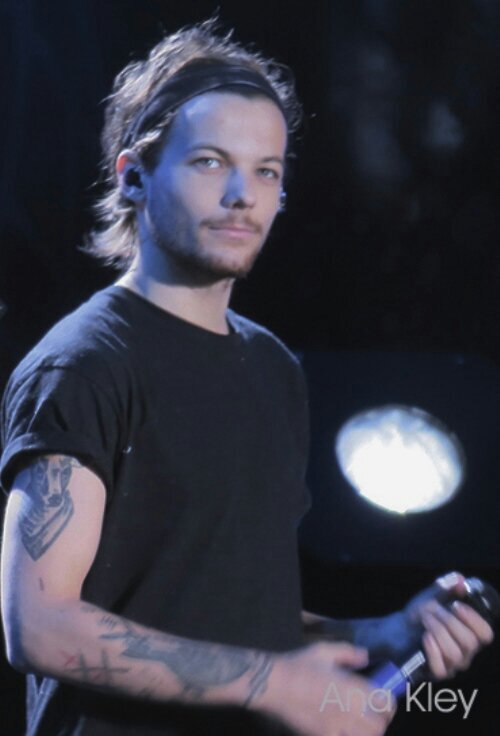 private__louis's profile picture. One Direction! Enough said.