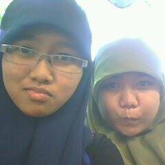 Aku ingin jdi dri ku sendri bukan orang lain 
Lebih baik jdi dri sendri aja :-)

Ak syang mamah ayah kakak 
I love you