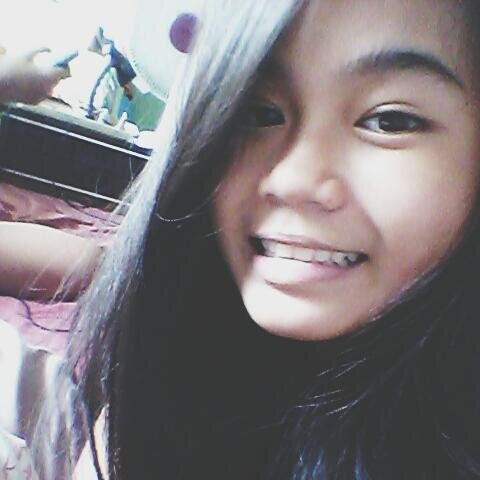 Hi, btches. Imma FAM and DIRECTIONER. Also known as The Queen of Fab. Naaa! I love ice creams nor CAKEs (cal~luke) tho. Ily guys:* Aha :) FuckRacism. Ily, BYE.
