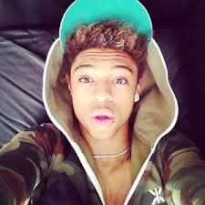 GO FOLLOW @_Queen_Unicorn_