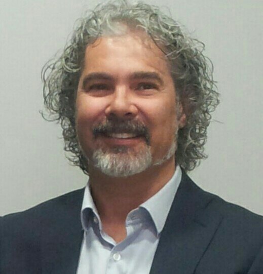 Profesional de la venta, amplia experiencia en la dirección de equipos comerciales y proyectos a nivel nacional del sector de la ferretería y bricolaje.