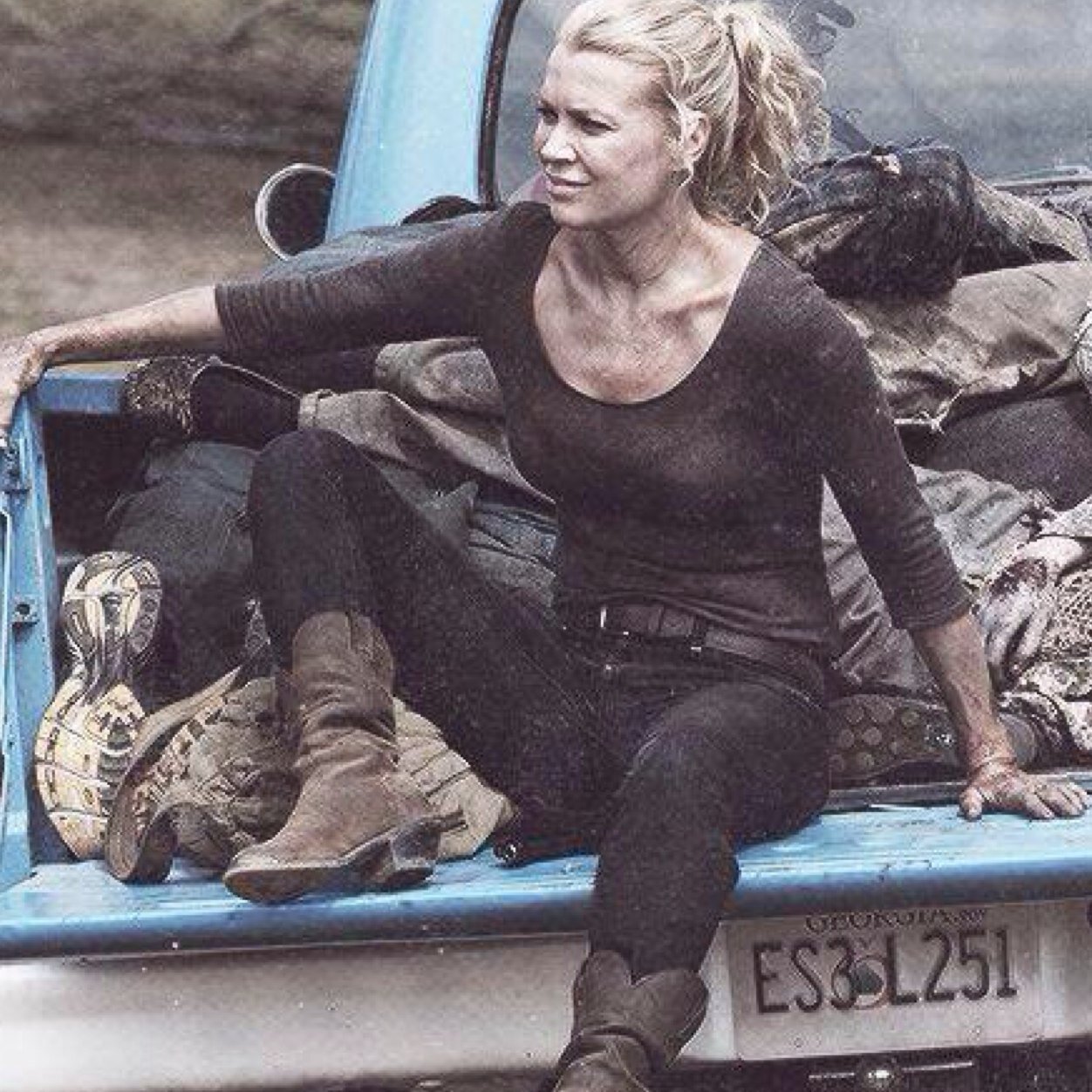 Andrea Harris: I lost my sister, I lost my friends, and I'm losing my sanity. #TWD RP I love @Shane_Walsh11 more than anything.