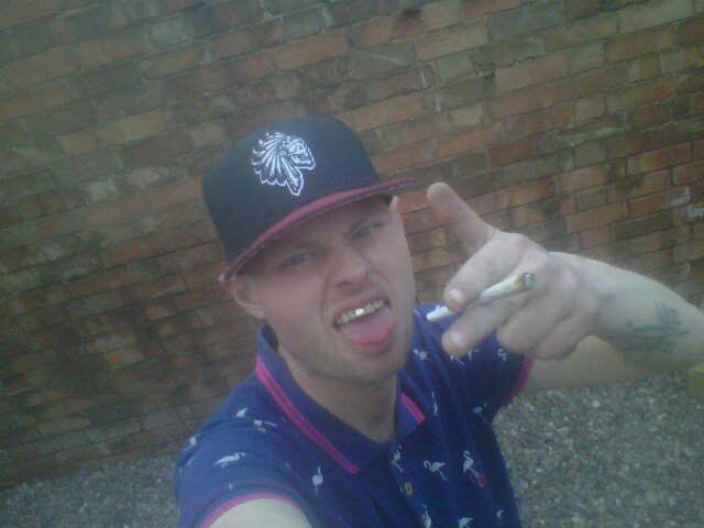 Str8 Outta the ghetto love life 2 tha fullest and I'm a full on HARDCORE RAVER!!!