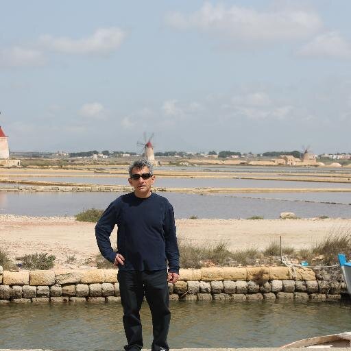 scienzatopazzo's profile picture. Travolgiamo gli eventi prima che gli eventi tavolgano noi.