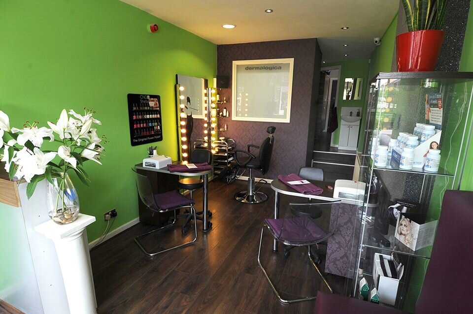 Blackpool’s premier cosmetic beauty clinic. Specialists in semi permanent makeup, Botox & dermal fillers, teeth whitening, hair removal & expert nail treatments