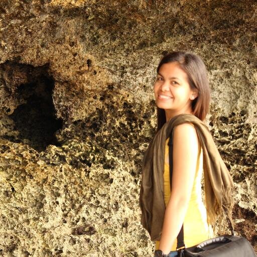 blogger..traveler..writer..music fan..adores pristine beaches..laughs with friends..takes photos..loved and blessed..favorite part of the day: sunset time!