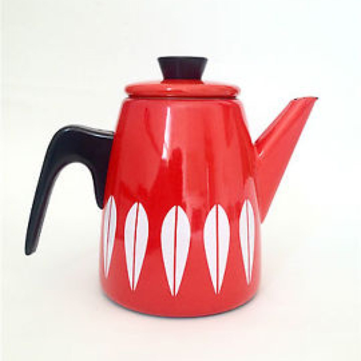 A unique but fleeting shopping experience for lovers of vintage, retro, industrial homewares - from 2-16 June 2014