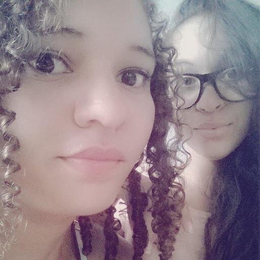 Eu sou o que você vê, mais um pouco e menos um pouco. Talvez o contrario, o parecido; o avesso ou inverso! Depende...de Você.