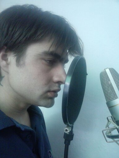 solo puedo decir que desde 7 notas 7 colores, mi vida es hip hop y poesia