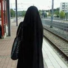 أتقدَّم ببطء و لكنّي-بعون الله-لا أرجع للخلف