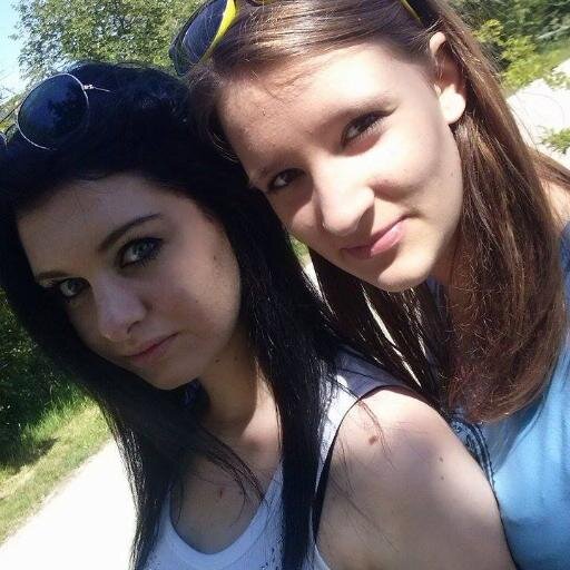 I'am a Belieber* and THaliens from Slovenia ;***** follow me and i follow back :D