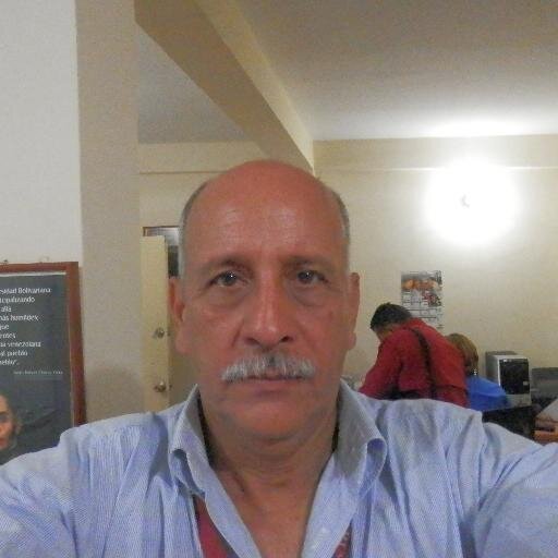 Socialista, bolivariano antiimperialista desde el año 1967, además ahora chavista. Amante de la naturaleza, la vida sencilla y la gastronomía
