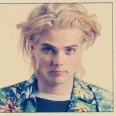 @mikeyway @FrankIero @gerardway.My chemical romanse. MCR Fan