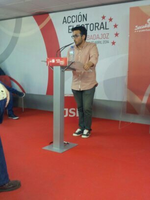 Economista, madridista, socialista y muy familiar.