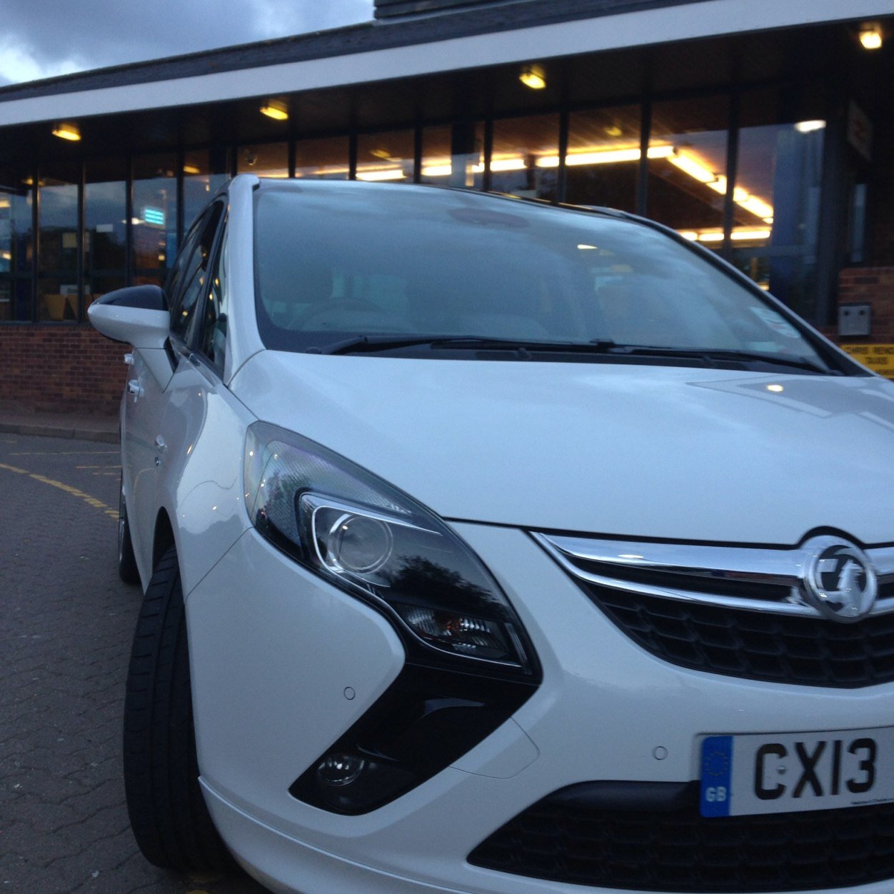Private hire and taxi service in Bampton devon Small family run firm, we cover everything from local to Long distance http://t.co/JhSuwIFwx0 Thanks
