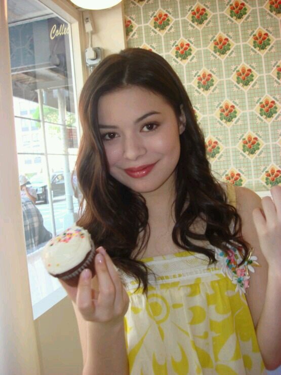 { Running Man, Miranda Cosgrove ∞ }