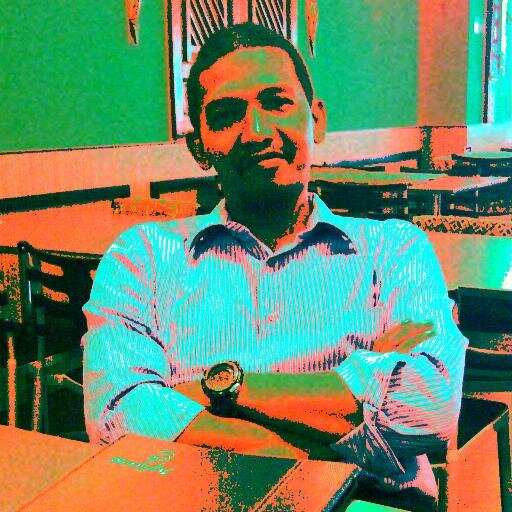 Ketika hidup kita dihadapi dengan kerumitan, maka Lebay menjadi salah satu penetralisirnya. Berlebaylah maka kita akan menikmati hidup | Lebay Writer