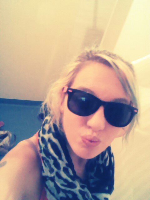 I love life I'm good to get along with easy you going add me