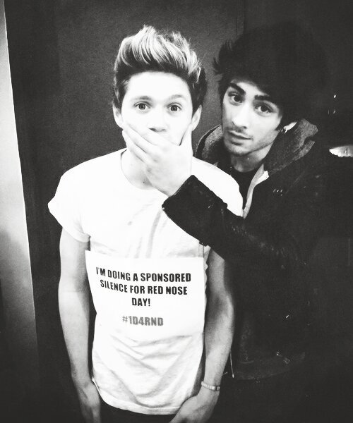 eu tava aqui pensando, pensando, pensando, pensei mais um pouco e cheguei a conclusão q sou a única shipp Ziall do fandom.