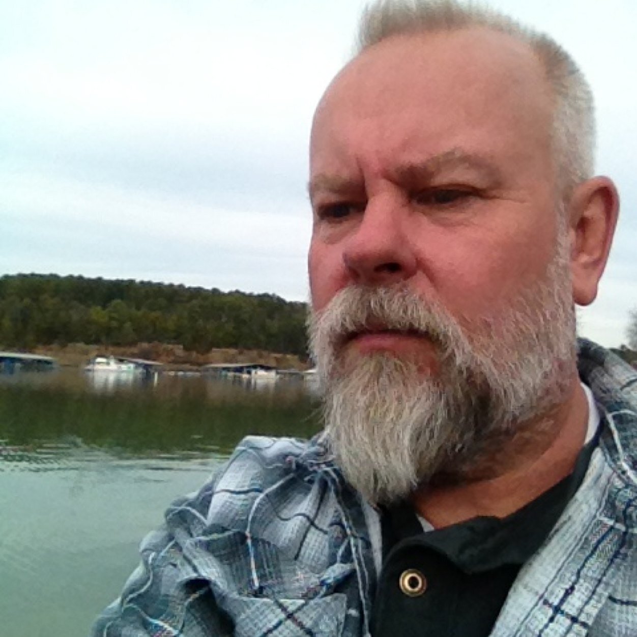 tpapka63's profile picture. 