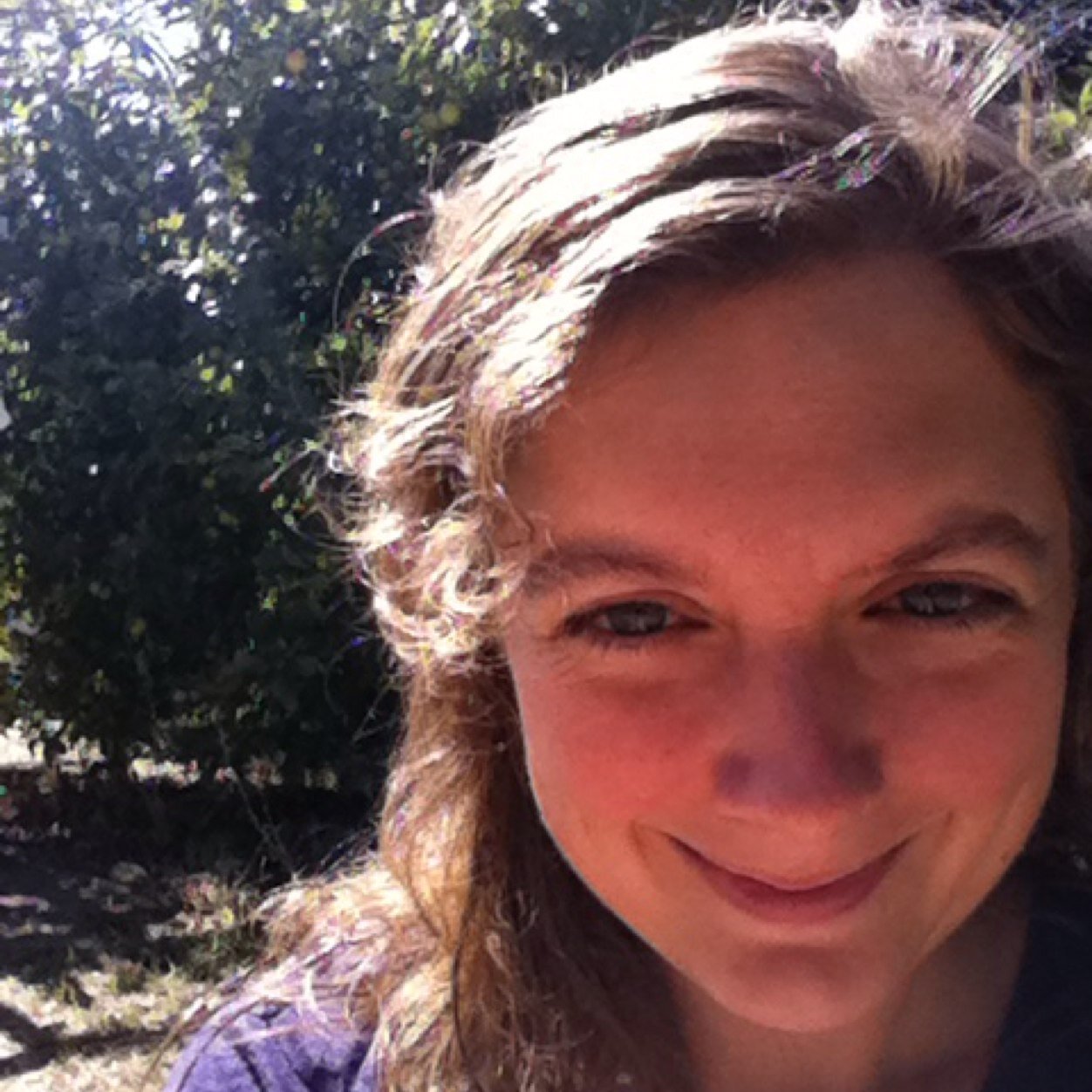 notahappytweet's profile picture. 