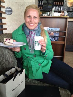 Eva30056054's profile picture. 