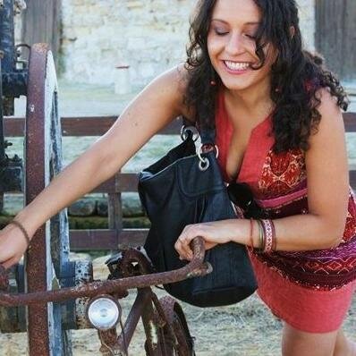 Iocomunicatrice's profile picture. La follia dei coraggiosi è la saggezza della vita.
#Web #crowdsourcing #socialmedia lover e strategist.
#sicily #trapani #reggioemilia 
#webcontent