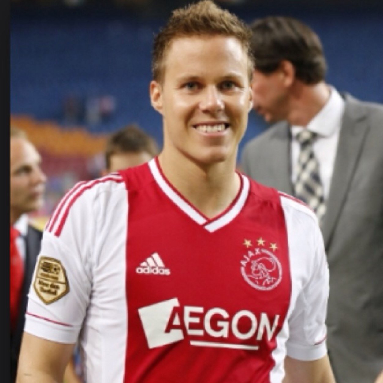 Fan account van Moisander.            Partners : @Ajax4Veltman , @Blind17Fans @RZivkovic_ , @NViergever_NL