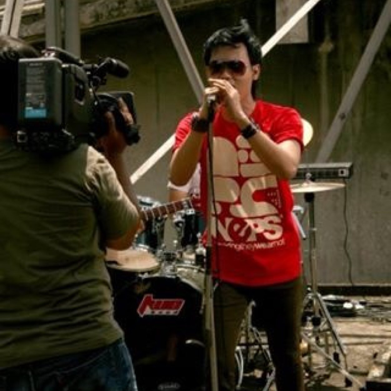 Musician | Song Writter |  DoublePRO Indonesia | @DoubleR_ina • @Indah_Putri88 • @Jamilacademy • @Rismaacademy