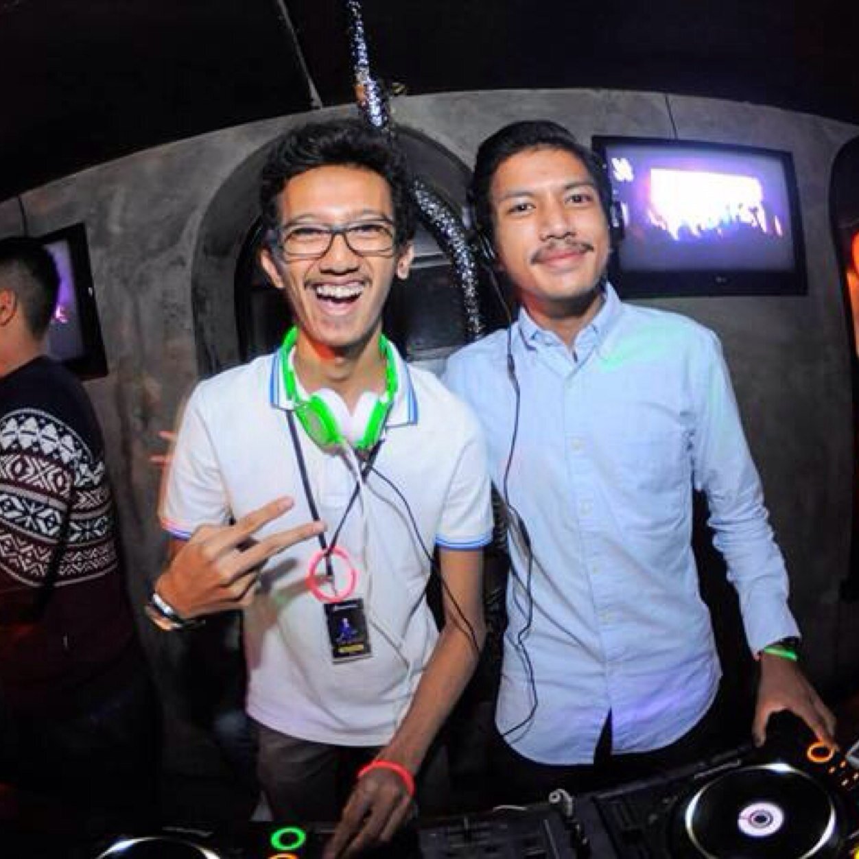 arditya25's profile picture. Happiness depends upon ourselves