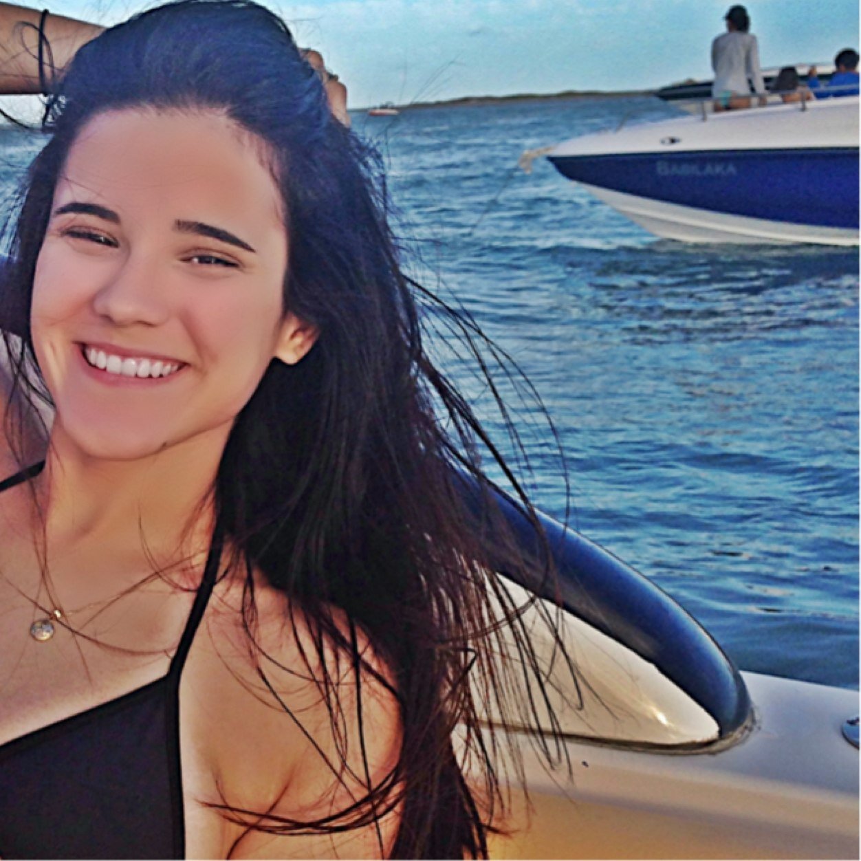 Eu já não sou o que era, devo ser o que me tornei. Coco Chanel.