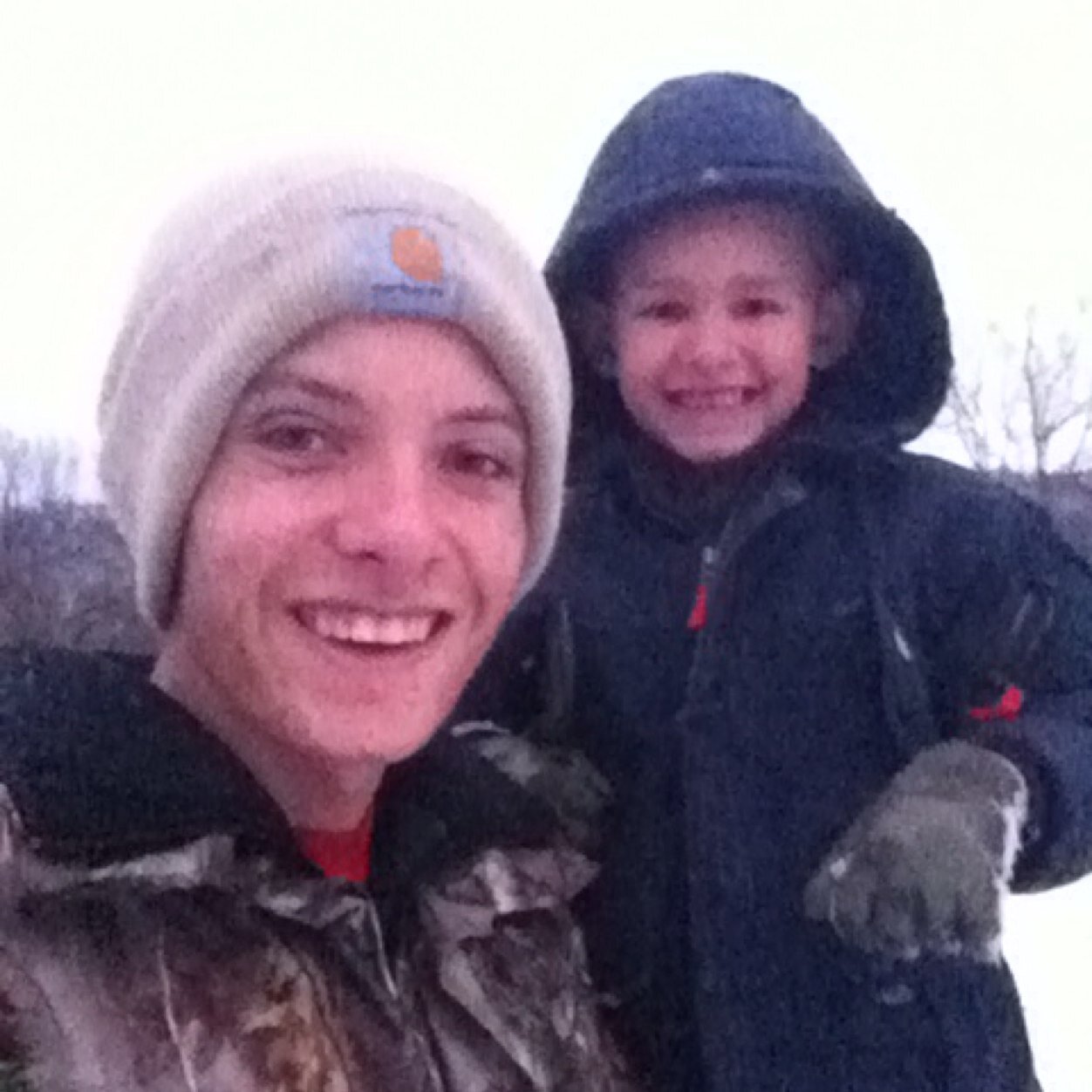 Im 18 and a feshman in college. Golf is my life!! I love to hunt and fish!! My dad is an angel in heaven. Single!