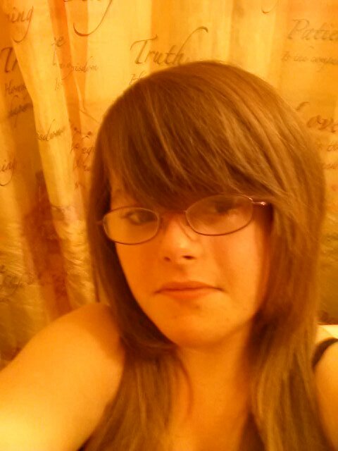 well theres not much to say I'm dieses I feel likei always have to starve myself to reach my definition of skinny. from the us. and I'm 15