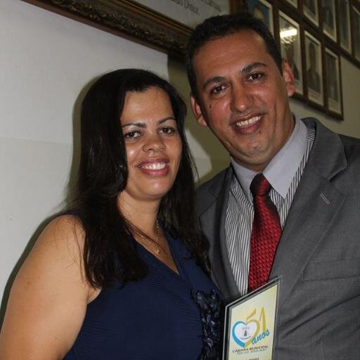Sou Pastor Metodista, casado com Maria Aparecida, mais linda que as filhas de Jó, e pai de três Filhos, Moises, Raquel e Rebeca, servo do senhor.