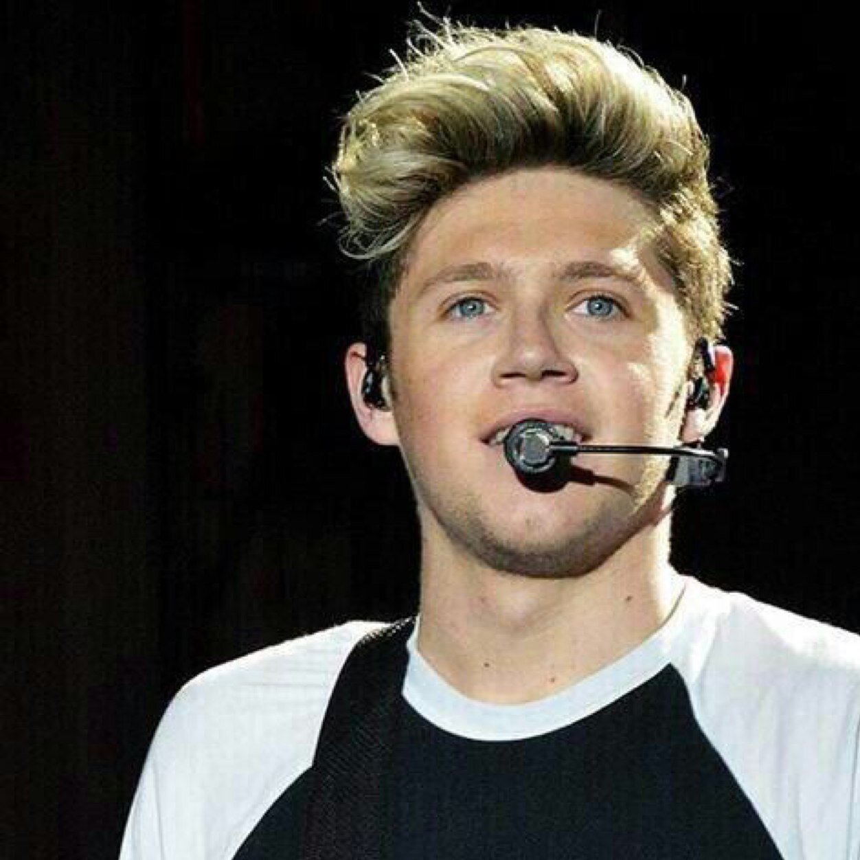 Because we are the best fans in the world. I can love one direction more than this. Niall girl