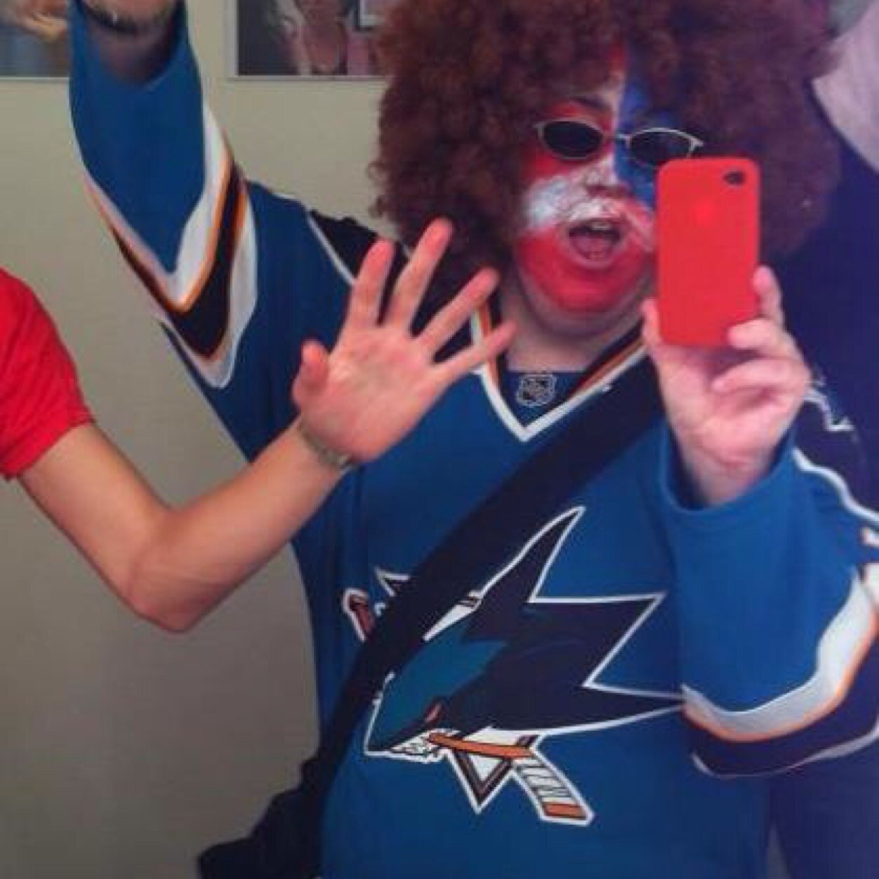 roblaaz's profile picture. Skriver om aaaallt. Står även bakom @sharksswe.