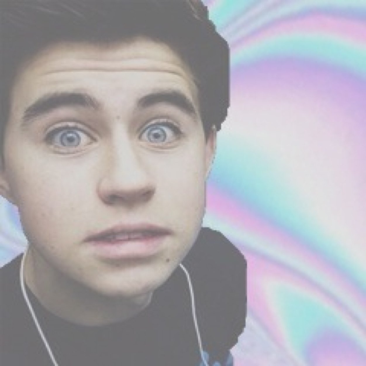 heres a free follow for you! follow @smoothgrier (: