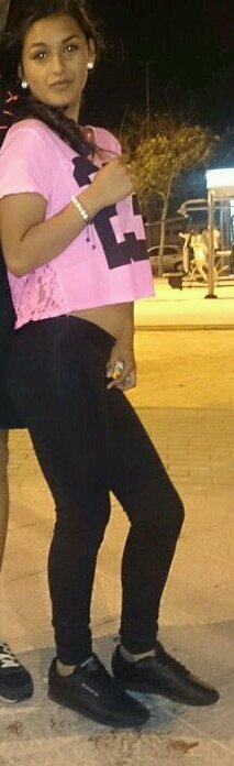 laa vida sta para ser feliz no para sufrir ... poreso a pesar de los problema sonrriee delante d quien t aga sufrir demuestrale que eres feliz sin el :)