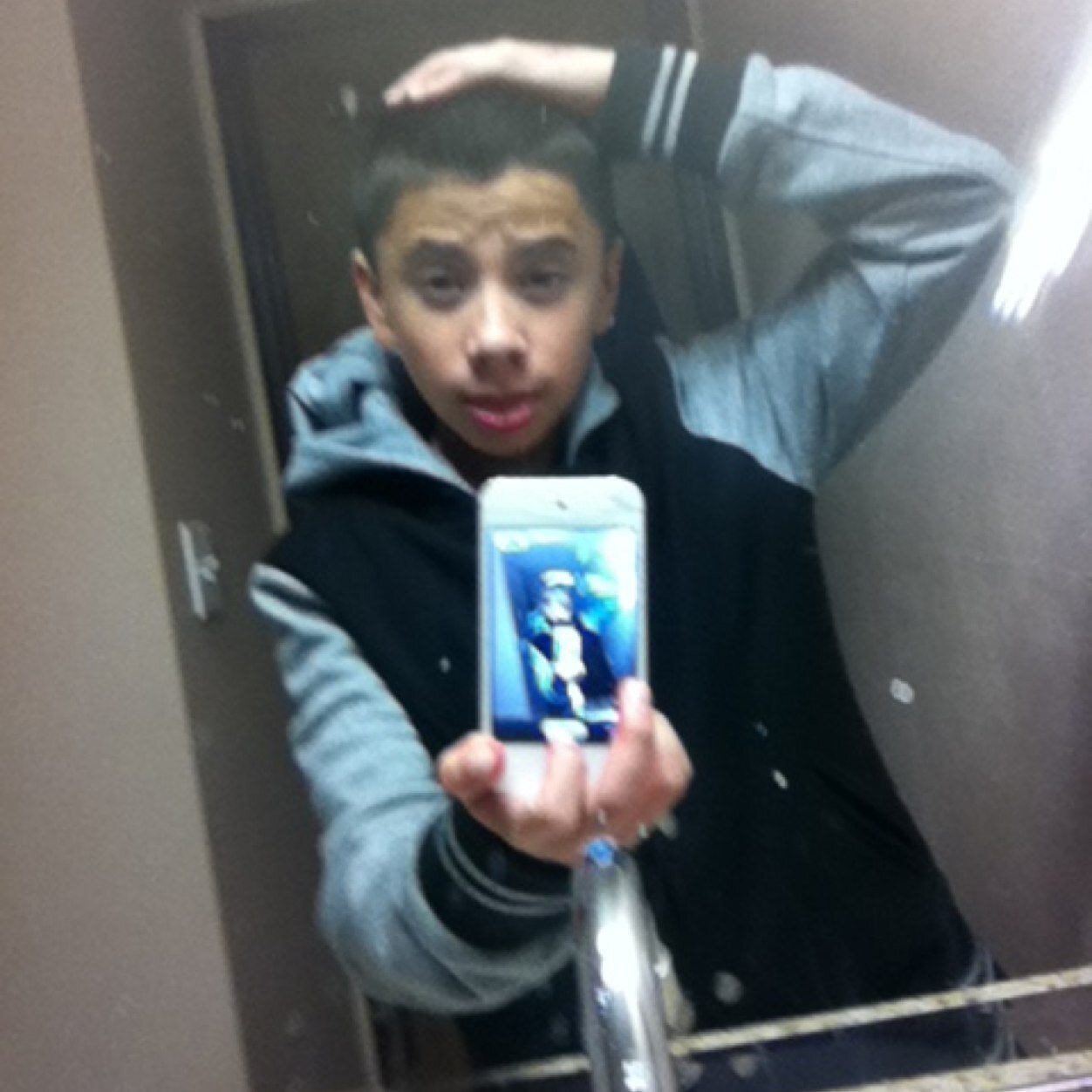 vfam2000's profile picture. 