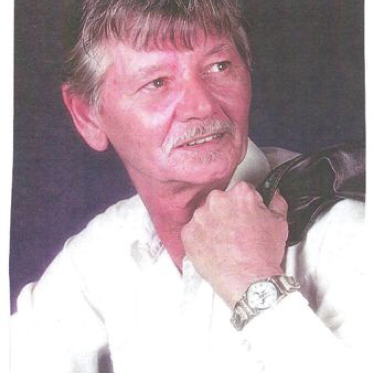 God, family, country, love hunting, fishing, golf and most sports. Wood carver/worker, love arts & crafts. http://t.co/E3ipkLDLaZ