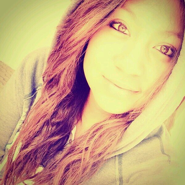 me gusta y amo a  justin bieber, soy buena onda no soy momana :)