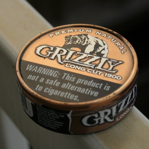 Who says us yankees cant dip. Bet I pack a bigger chew then 99% of you. If its pouches youre a pussy.