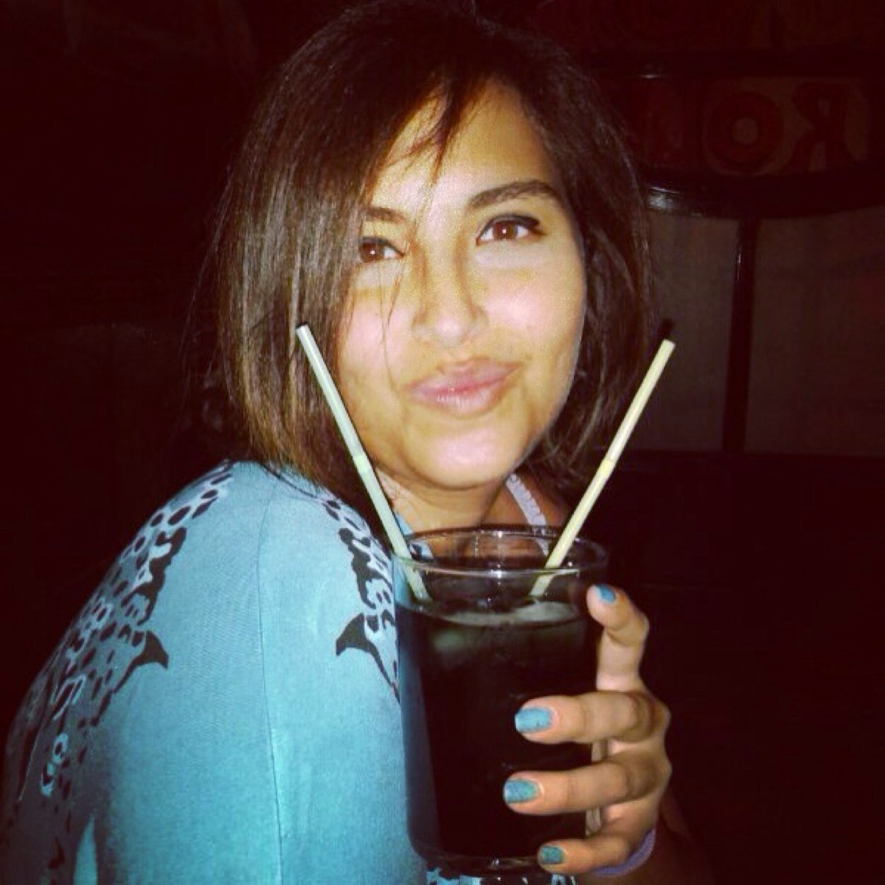 sevillana adicta al la shisha y a la autosuperación