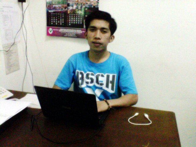 AdhiGopeng's profile picture. Kesuksesan berawal dari kerja keras,dan tidak malu akan pekerjaanya,asalkan pekerjaan halal kenapa harus malu,!!!