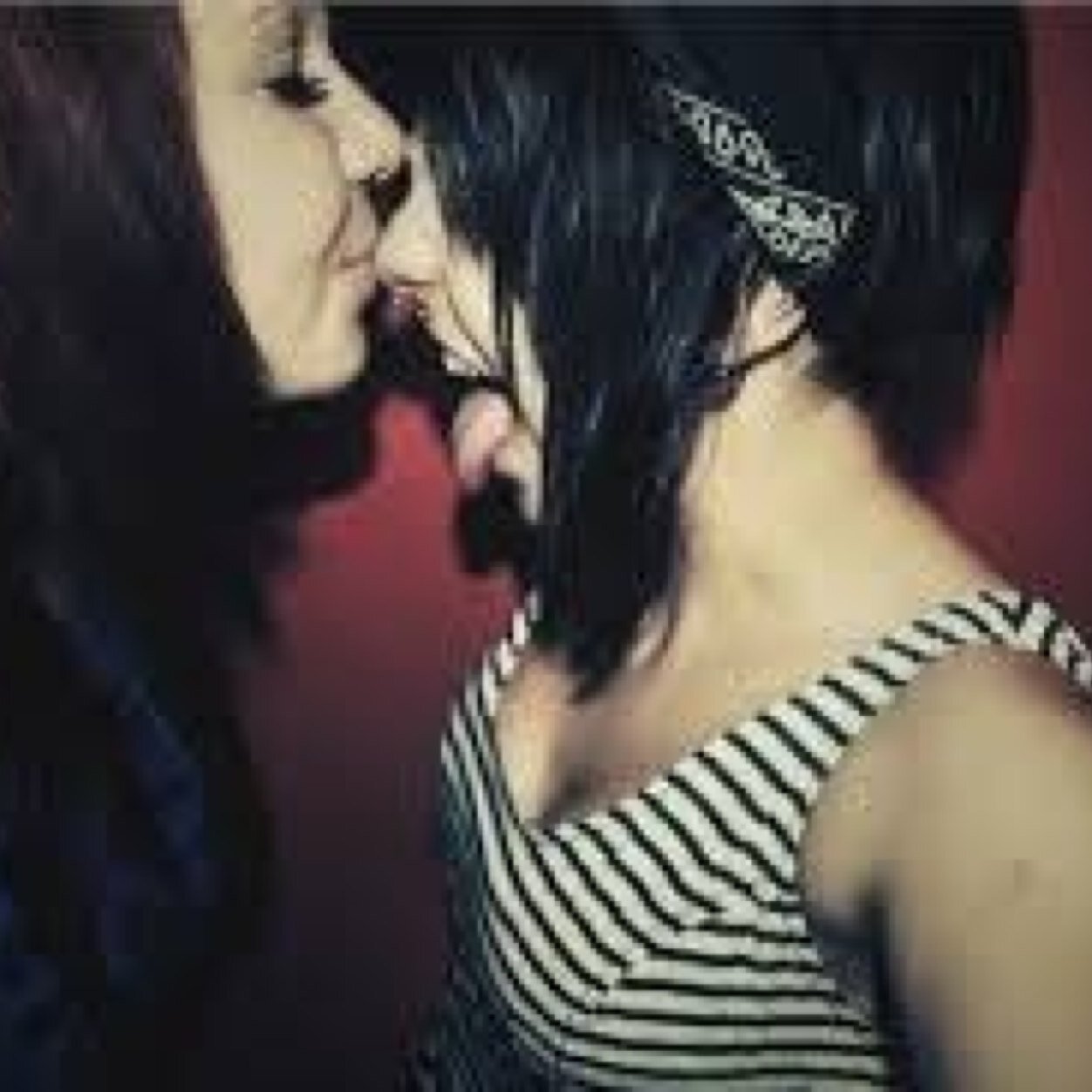 gayisokmahn's profile picture. I follow back so follow me if you believe in same sex love because love is love‼️☺️