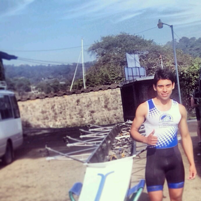 Licenciado en Administración de Empresas
Máster en Mercadeo, 
Atleta de Remo 
🇬🇹🇪🇦