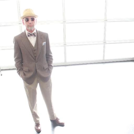 Lighting designer. Fav color: all of them. Gin Martinis. Takes more than 2 to tango. Been writing the same novel since 2009. https://t.co/IIMt6x7lo1